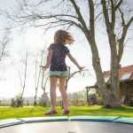 Garden and children: ideas and solutions to incorporate a tree house, trampoline, etc.