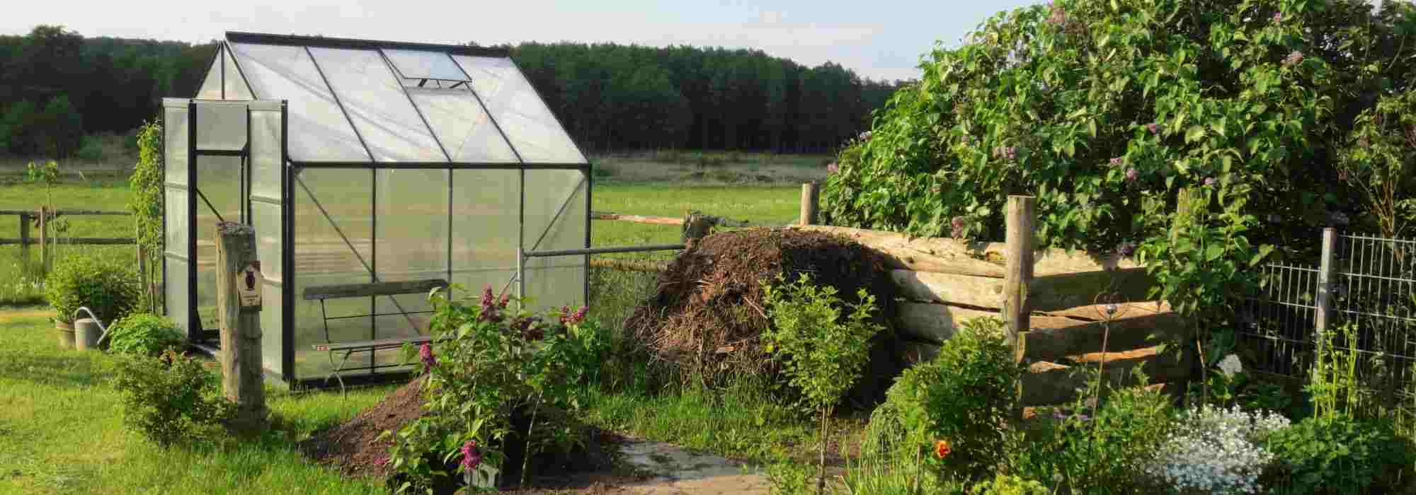 How to preserve soil life in a greenhouse?