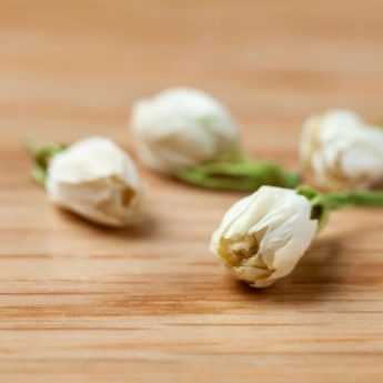 Drying jasmine flowers