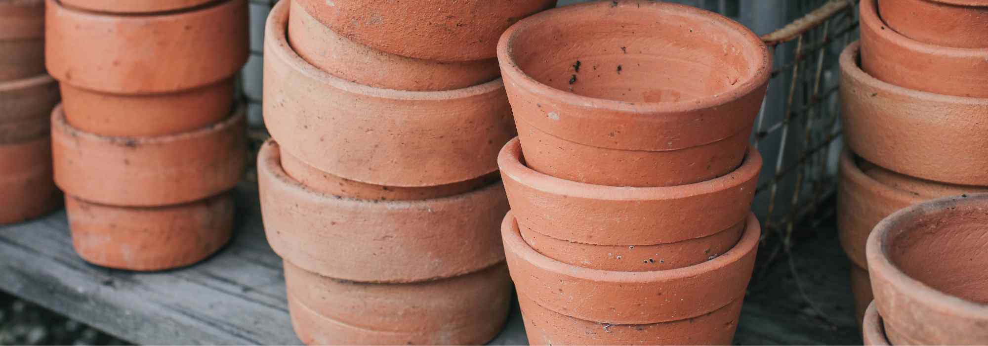 How to recycle pots in the garden?