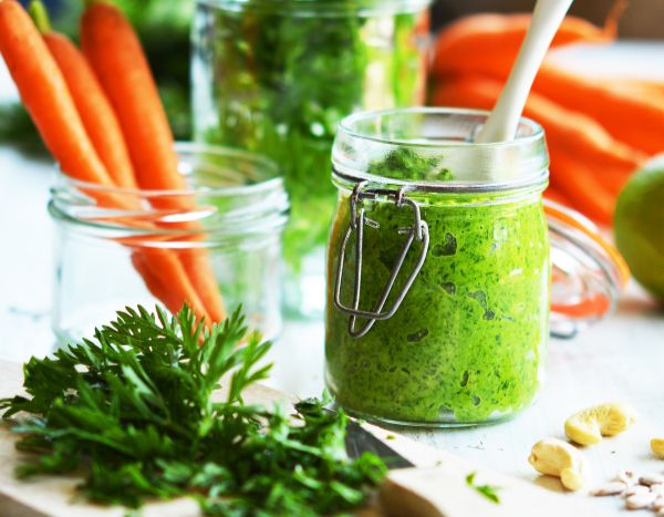 Zero waste: How to recycle carrot tops?