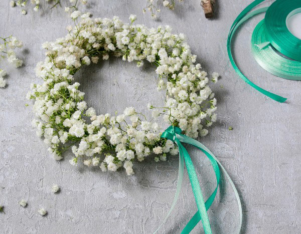 How to easily make a bohemian bridal wreath with Gypsophila?