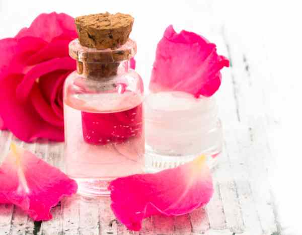 How to make rose lotion for soft, hydrated skin?