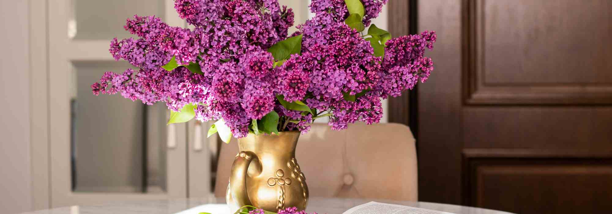 Which shrubs to choose for creating beautiful bouquets all year round?