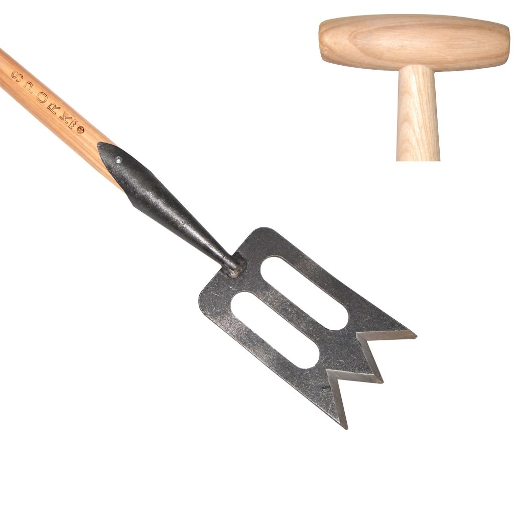 Traditional hoe with an ash handle and a spork-shaped head by De Pypere