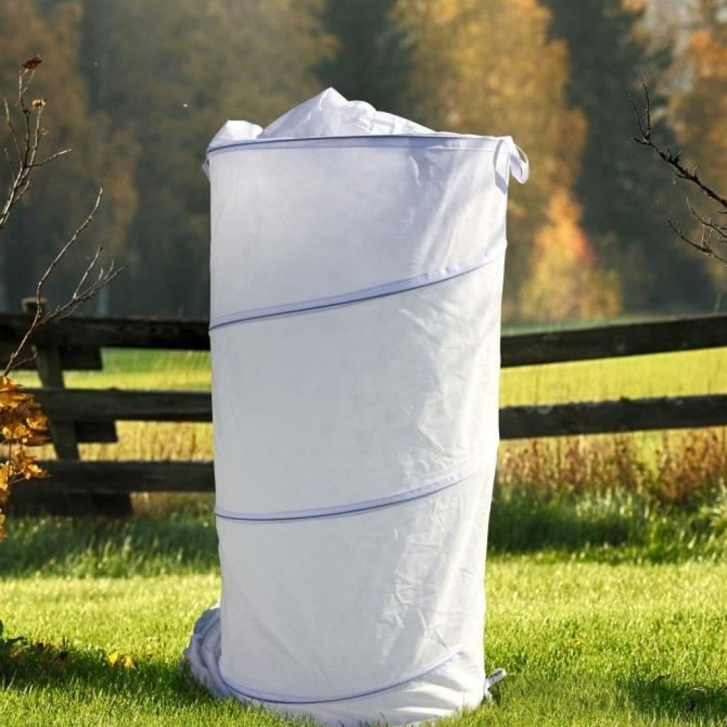 White 60g/m² pop-up winter cover 0.7m (2ft) x 1.5m (5ft)