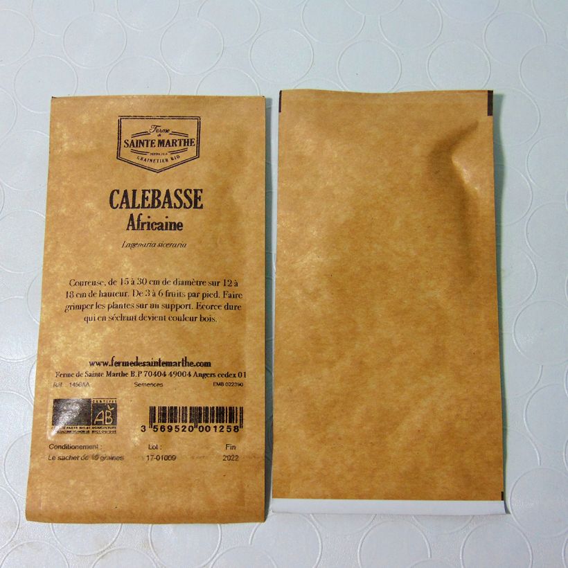 Example of Calebasse Africaine Bio - Ferme de Sainte Marthe seeds specimen as delivered