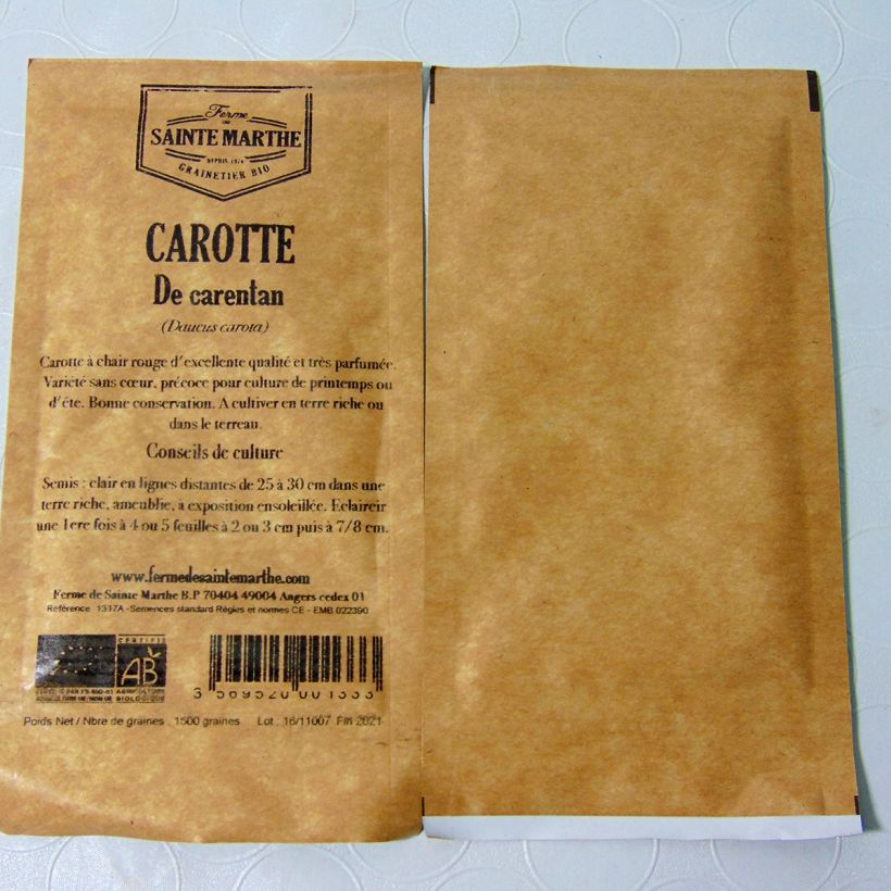 Example of Carrot de Carentan - Ferme de Sainthe Marthe Seeds specimen as delivered
