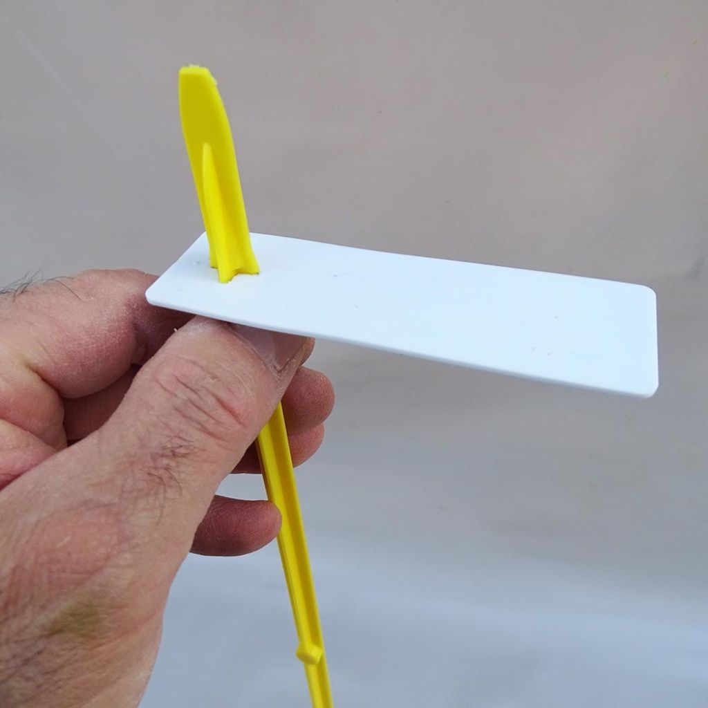 60 cm (24in) yellow cross stakes for plant labels - sold in packs of 10