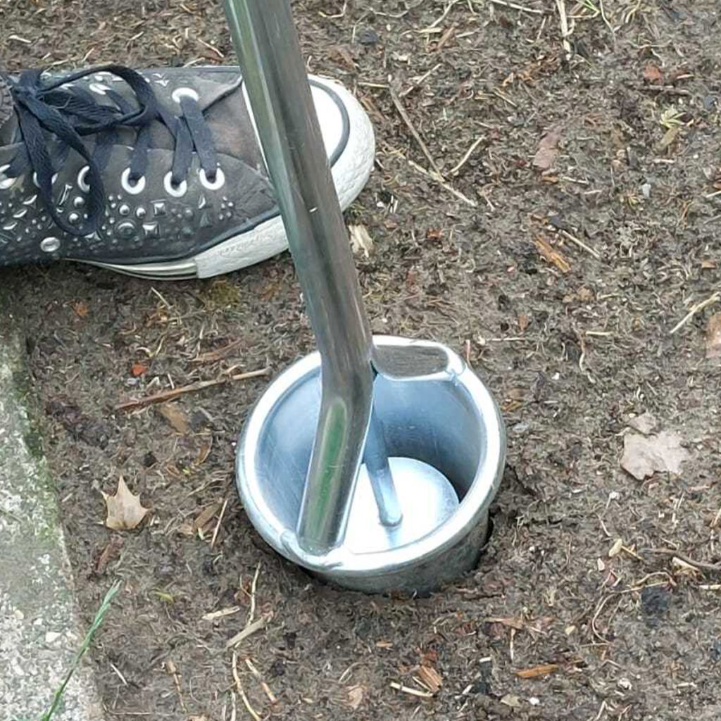 Long-handled bulb planter by De Pypere